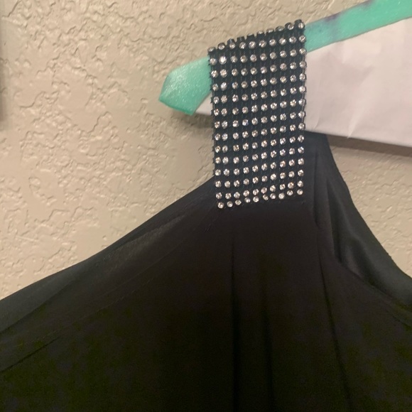 Dress - Picture 4 of 5